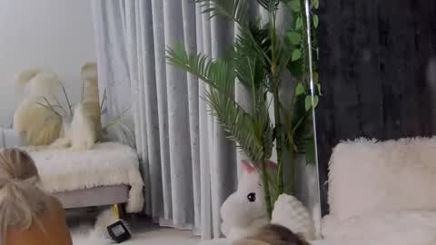 IsabelleEthan online show from April 23, 2:13 am