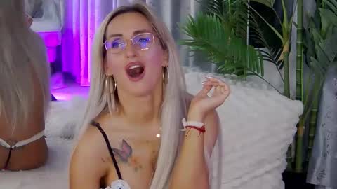 IsabelleEthan online show from May 23, 2:06 am