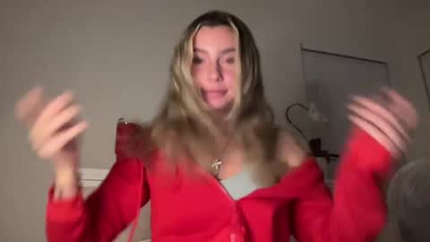 isabellekinsley online show from December 3, 4:14 am