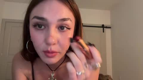 Isabelle online show from May 17, 1:03 am