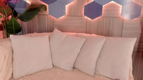 Snapshot of isabellestorm chatting on June 29, 3:46 am online show from June 29, 3:46 am