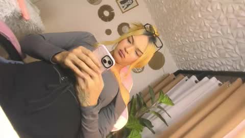 isabelliza princess online show from March 20, 8:25 pm