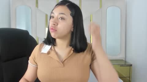 isabellrodriguez18 online show from September 18, 2:57 am