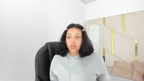 isabellrodriguez18 online show from September 19, 2:35 am