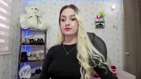 Snapshot of isablonde1 chatting on May 15, 6:59 pm ISABELLA online show from May 15, 6:59 pm