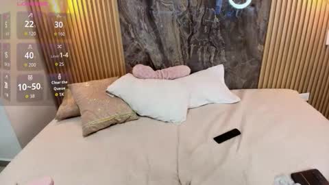 ISADORA online show from October 11, 12:54 am