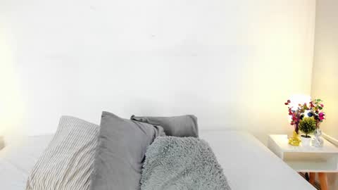 isameow online show from December 5, 10:12 pm