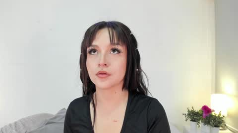 isameow online show from December 17, 10:22 pm