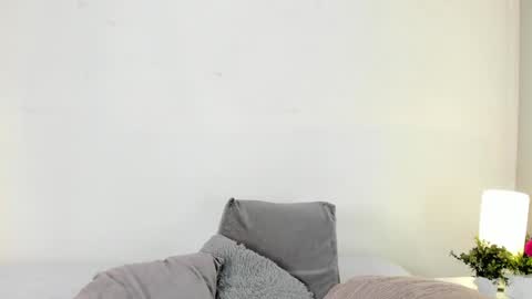 isameow online show from December 20, 1:03 am