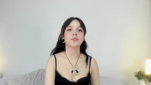 isameow online show from January 2, 9:39 pm