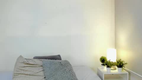 isameow online show from February 21, 3:23 am