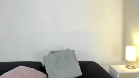 isameow online show from March 11, 3:05 am