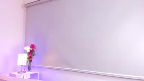 isameow online show from October 24, 1:13 am