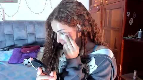 Isabela  online show from December 16, 2:05 am