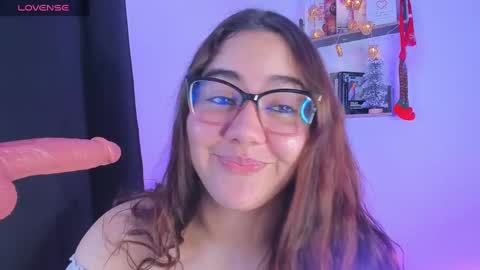 Snapshot of isarhodes_ chatting on December 1, 11:25 pm Isa online show from December 1, 11:25 pm