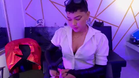 Snapshot of ise_lunny chatting on September 11, 11:38 pm isabela online show from September 11, 11:38 pm