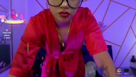Snapshot of ise_lunny chatting on November 20, 2:01 am isabela online show from November 20, 2:01 am