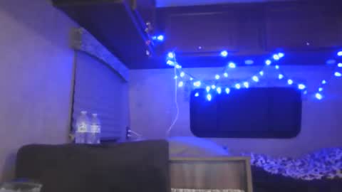 Iseestarz420 online show from December 12, 1:10 am