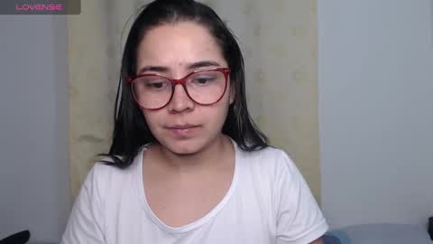 Snapshot of isemma chatting on December 12, 3:43 am Emma online show from December 12, 3:43 am