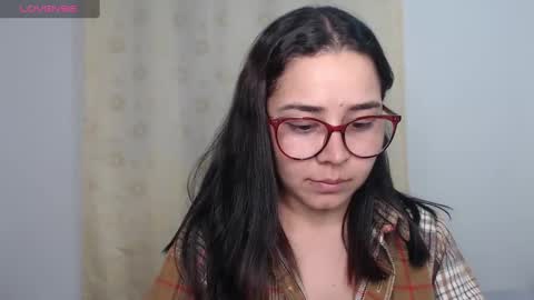 Snapshot of isemma chatting on December 13, 3:49 am Emma online show from December 13, 3:49 am