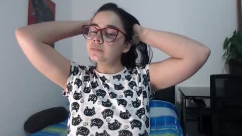 Snapshot of isemma chatting on January 28, 3:25 am Emma online show from January 28, 3:25 am