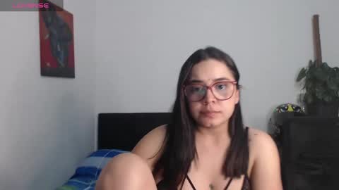 Snapshot of isemma chatting on February 3, 3:09 am Emma online show from February 3, 3:09 am