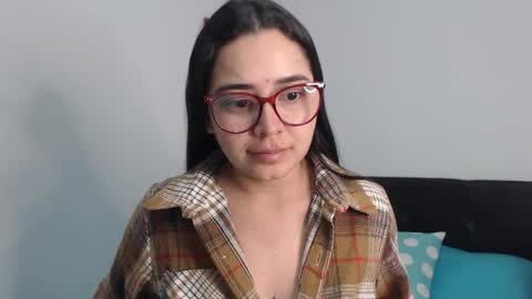 Snapshot of isemma chatting on February 20, 3:45 am Emma online show from February 20, 3:45 am