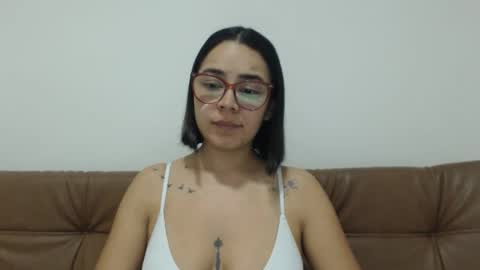 Snapshot of isemma chatting on October 15, 4:45 am Emma online show from October 15, 4:45 am