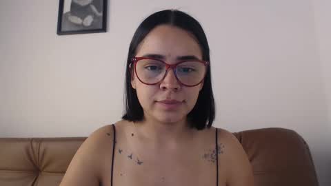 Snapshot of isemma chatting on October 19, 4:40 pm Emma online show from October 19, 4:40 pm