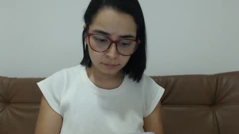 Snapshot of isemma chatting on October 30, 3:41 am Emma online show from October 30, 3:41 am