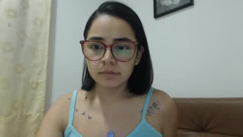 Snapshot of isemma chatting on November 10, 4:00 am Emma online show from November 10, 4:00 am