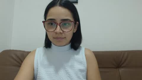 Snapshot of isemma chatting on November 18, 3:23 am Emma online show from November 18, 3:23 am