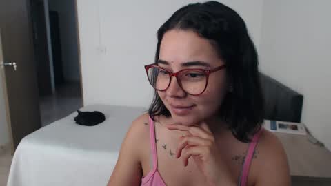 Snapshot of isemma chatting on November 26, 3:57 pm Emma online show from November 26, 3:57 pm