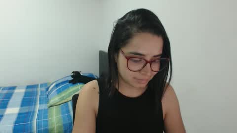 Snapshot of isemma chatting on December 15, 2:16 am Emma online show from December 15, 2:16 am