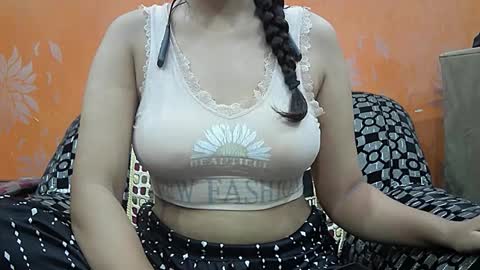 ishika_singh_ online show from September 17, 2:24 am