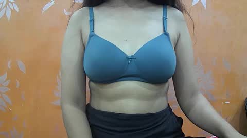 ishika_singh_ online show from October 13, 1:49 am