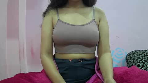 ishika_singh_ online show from February 13, 2:07 am