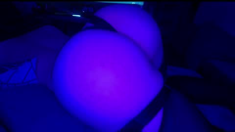 ishtarea online show from January 31, 1:11 am