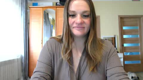 isingle_mom online show from May 6, 7:02 am