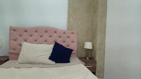 Isis Choi online show from December 22, 7:22 pm