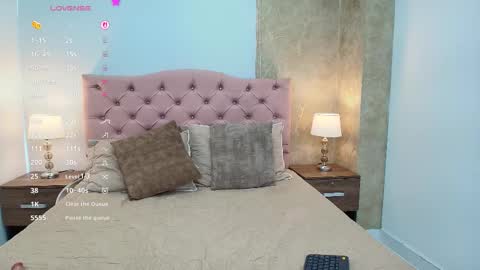 Isis Choi online show from March 13, 7:20 pm