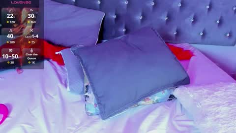 Isis  online show from October 16, 9:43 am