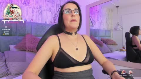 Snapshot of isisblakee chatting on December 26, 4:47 pm Isis online show from December 26, 4:47 pm