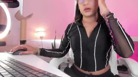 isis online show from April 8, 9:15 pm