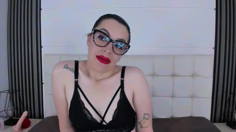 Isis Noir online show from November 22, 11:31 am