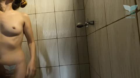 Snapshot of isissun03 chatting on February 1, 2:15 pm Isis SUN online show from February 1, 2:15 pm