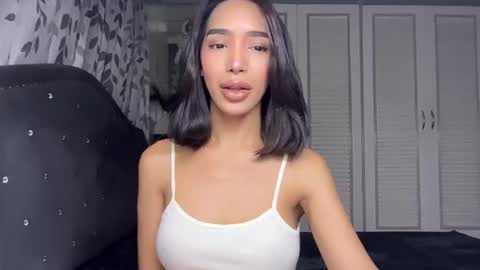 Snapshot of islabelle_ chatting on July 8, 3:22 am isla online show from July 8, 3:22 am