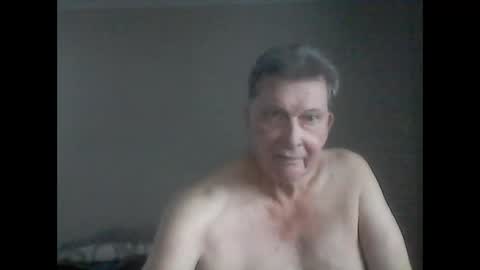 Snapshot of island625103 chatting on February 12, 9:33 pm island625103 online show from February 12, 9:33 pm