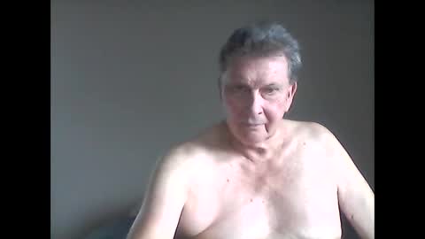 Snapshot of island625103 chatting on March 6, 9:20 pm island625103 online show from March 6, 9:20 pm