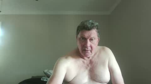 Snapshot of island625103 chatting on September 11, 4:51 pm island625103 online show from September 11, 4:51 pm